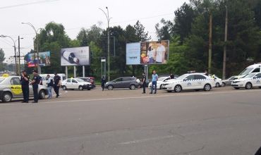 В Кишиневе выявляют нарушителей среди водителей такси.