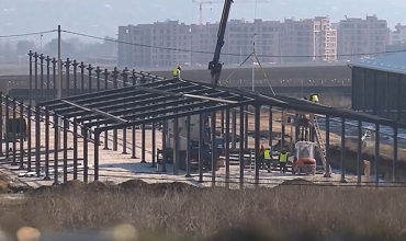 В Бачой полным ходом идет строительство военной базы.