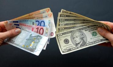 В первый день апреля евро и доллар подорожают.