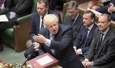 Британские депутаты потребовали от Джонсона созвать парламент.