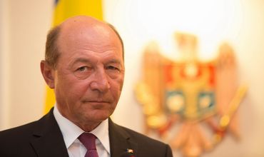 Бэсеску избрали почетным председателем партии Шалару