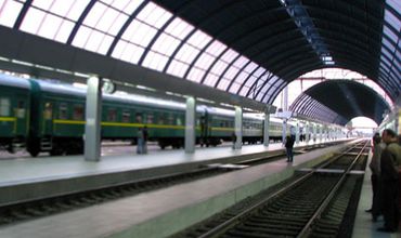 Проект финансирования покупки локомотивов и модернизация ЖДМ относится к 2014 году, а общая сумма кредита составляет 105 млн евро.
