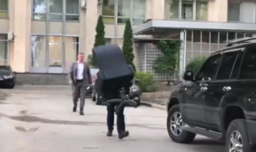 Министры покидают правительство вместе с креслами.