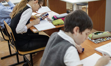 В Кишиневе школьники отказались от цветов к 1 сентября.
