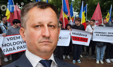 Вережану: Лунгу и около 30 молодых людей задержаны на протесте.