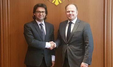 Министр Нику Попеску провел встречу с послом Канады в Республике Молдова Кевином Гамильтоном.
