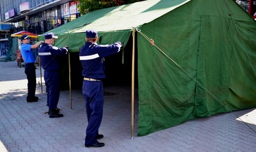 Спасатели призывают людей обращаться в пункты помощи, чтобы попить воды и защититься от солнца в самые жаркие часы дня. Фото: dse.md.