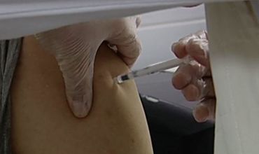 Врачи говорят, что в последнее время люди становятся более ответственными за свое здоровье и приходят на вакцинацию самостоятельно.