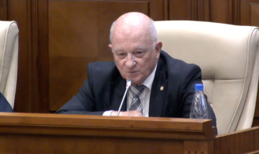 Депутат от блока ACUM Оазу Нантой.