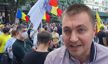 Карп заявил, что Платон, появившийся на акции протеста у ЦИК, пришел туда, чтобы спровоцировать толпу. Коллаж: Point.md.