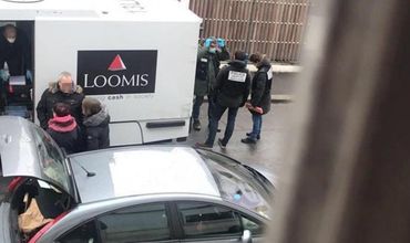 Под Парижем водитель-инкассатор исчез с миллионом евро.