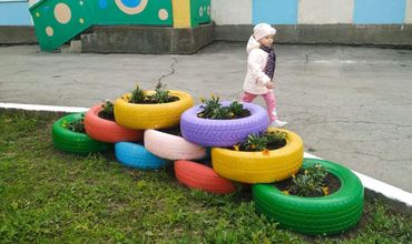 В детсадах Молдовы используют изношенные токсичные шины.