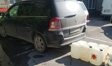 Офицеры изъяли около 1000 литров этилового спирта, предназначенного для продажи на территории города.