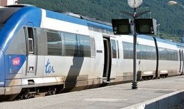 Во Франции более 60 человек пострадали при аварии поезда.