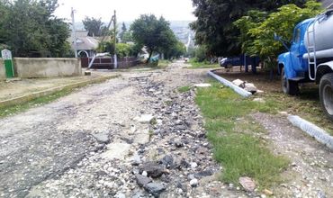 На ремонт дороги к гимназии в Тараклии не хватает средств.