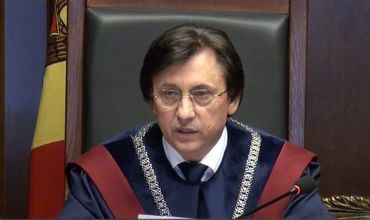 Председатель Конституционного cуда подал в отставку.