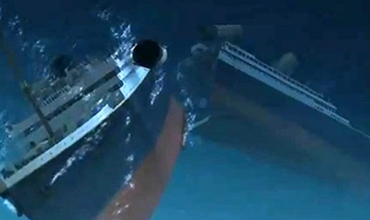 .Au supravietuit doar 703 persoane. Tragedia Titanicului a fost ecranizata in numeroase variante, dar cea mai cunoscuta ramane productia lui James Cameron, din 1999, laureata cu 11 premii Oscar.