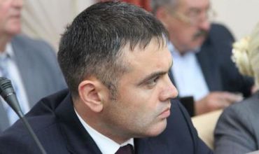 Responsabil pentru controlul veniturilor funcţionarilor publici, Chetraru are şi el de declarat averea proprie