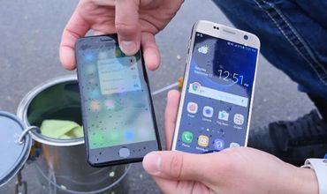 Phone 7 защищен по стандарту IP67, по которому должен выдерживать погружение на глубину не более 1 метра в течение 30 минут.