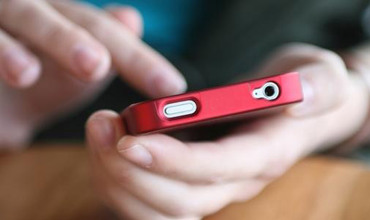 Мошенники отправляют SMS-сообщения с неизвестных номеров с просьбой перечислить деньги. Фото: bnn-news.ru