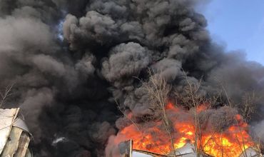 Пожар на складе будет иметь серьезные последствия для окружающей среды.
