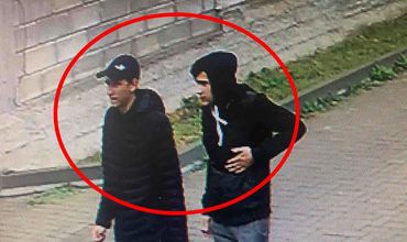 Полиция разыскивает подозреваемых в кражах из частных домов.