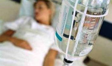 Пациенты пожаловались на высокую температуру, рвоту и диарею.