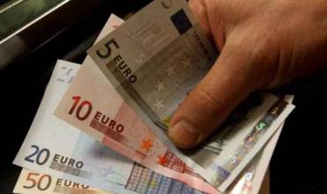 Taxele majorate de la Consulatul Republicii Moldova din Bologna i-au scos din sărite pe cetăţenii RM care lucrează în această regiune a Italiei.