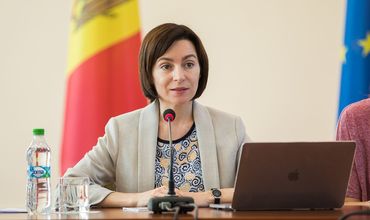 Более 100 представителей НПО участвовали во встрече с премьер-министром.