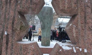 На выставке представлены рисунки израильско-румынского художника Бенно Фриделя.