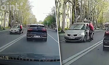 На Буюканах мужчина едва не попал под колеса авто, перебегая дорогу вне перехода.