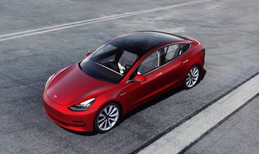 Сам электрокар Tesla Model 3 состоит из более, чем 10 000 комплектующих деталей.