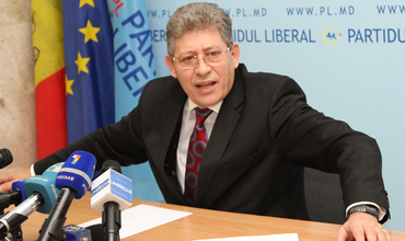 Mihai Ghimpu și-a expus opinia într-o postare recentă pe blogul săureferitor la înaintarea candidaturii  lui Vlad Filat pentru poziția de Prim-ministru. 