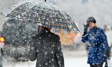 На юге страны возможны осадки в виде дождя со снегом. Ветер северо-западный, слабый, до умеренного.