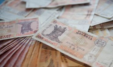 Условия взимания этих сборов, их размер и сроки уплаты устанавливают местные власти в своём населённом пункте.