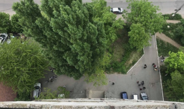 В столичном секторе Буюканы разбился насмерть 16-летний подросток, упавший с многоэтажки.