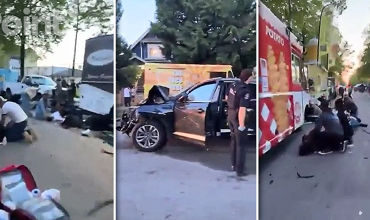 Un automobil a intrat în mulțime la un festival stradal din Vancouver.