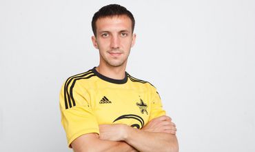 Дебют игрока в украинской Премьер-лиге состоялся 14-го июля 2007-го года.