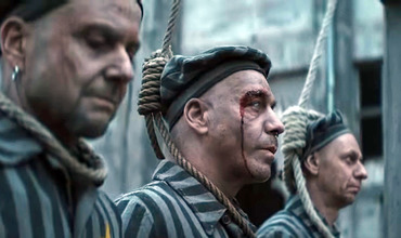 В Германии обрушились на Rammstein за клип с узниками концлагеря.