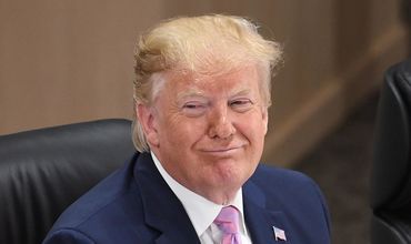 Трамп заявил о "смерти" Шварценеггера.