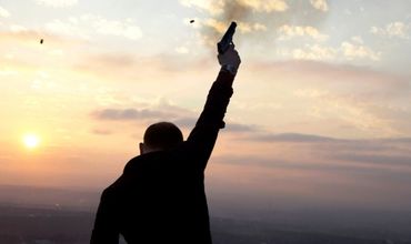 В Ставченах пьяный мужчина устроил стрельбу на улице.