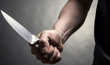Нападавшим оказался 33-летний местный житель, который, по словам родственников, ранее лечился от психического расстройства.