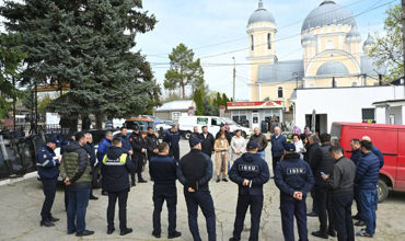Кладбища Кишинева готовят к Радонице.