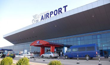 В аэропорту Кишинева задержаны еще 10 человек.