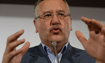 Кандидат в президенты Украины Гриценко пригрозил отрубить руки за коррупцию.