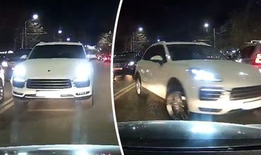 В Кишиневе водитель Porsche решил объехать пробку по &#34;встречке&#34;.