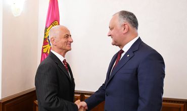 Президент наградил Орденом Республики чемпиона мира по шашкам.