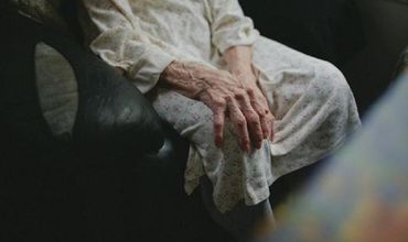 В Фалештах 79-летнюю старушку изнасиловали и обокрали.