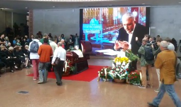 В Киеве попрощались с журналистом Шереметом.