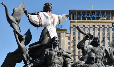 По словам депутата, украинцев "держат за дурачков", разыгрывая спектакль с отставкой генпрокурора.